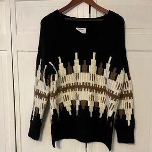 Old Navy oversized V-Neck Sweater tunic with Black, White, and Brown Design